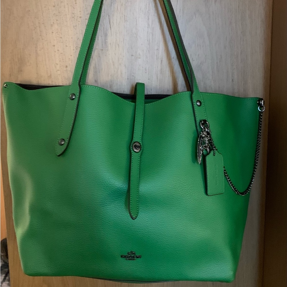 COACH Market Tote w/ Rebel Rexy Charm
58024 HTF